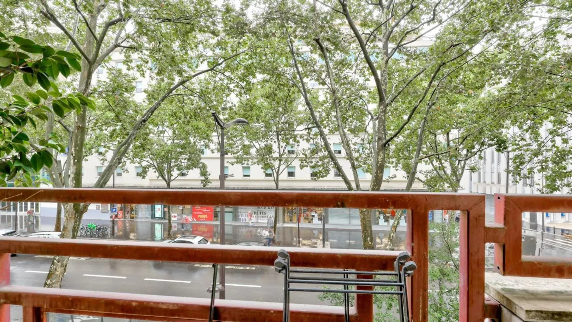 2 Rooms Apartment With Garden Parijs